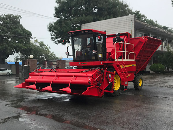 中聯收獲4AQ-3000辣椒收獲機