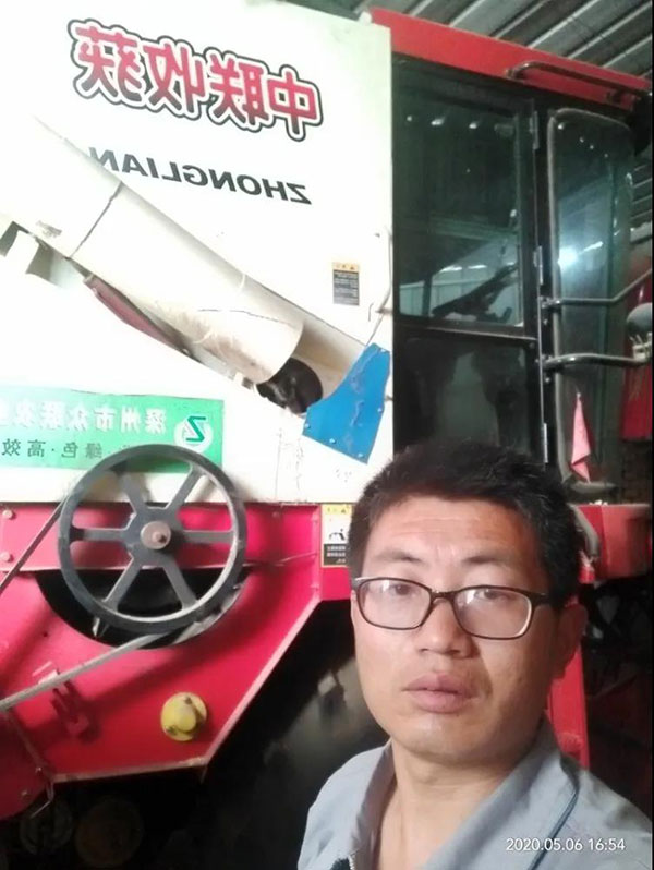 “中聯收獲”新疆-8小麥機,堅定了用戶跨區作業信心 4.jpg