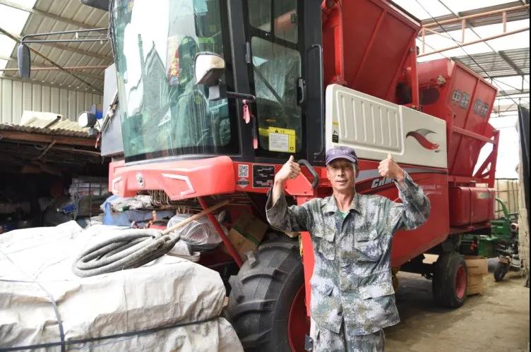 花生撿拾收獲機——還是中聯收獲更靠譜!